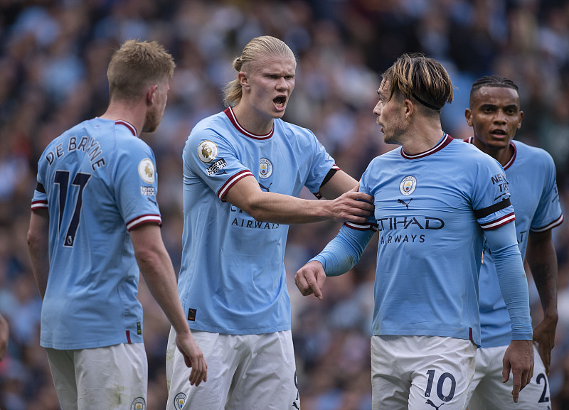 他利用社交 他利用社交